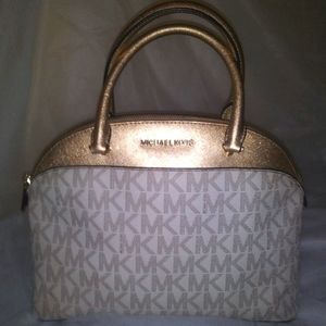 Michael Kors White & Gold Emmy Crossbody